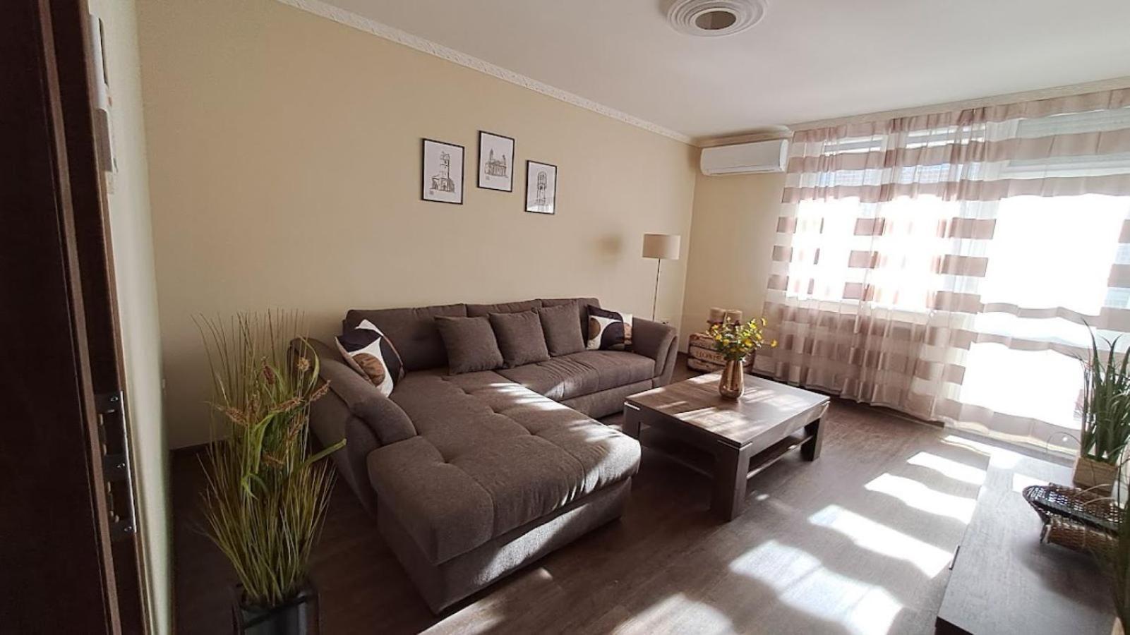 Szilfak City Apartman Hajdúszoboszló Eksteriør bilde